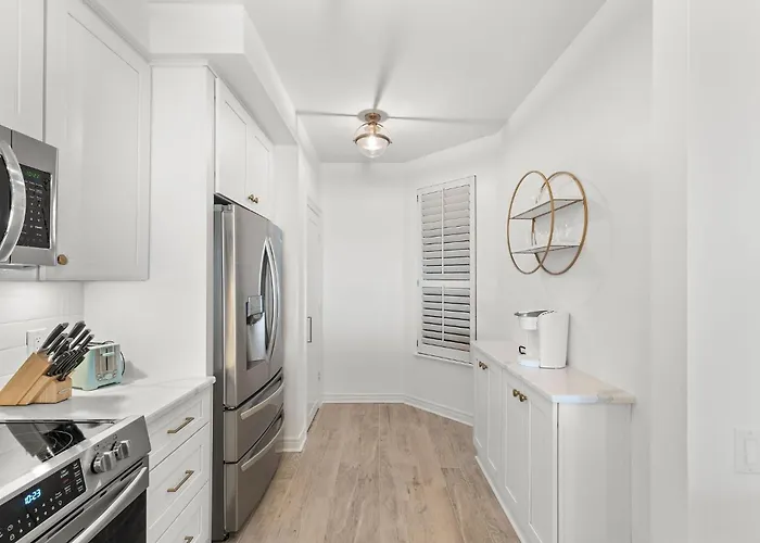 Colony West 1c Pensacola